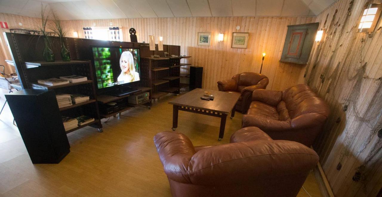 Ulvoe Lakeside Resort Ulvohamn Ngoại thất bức ảnh